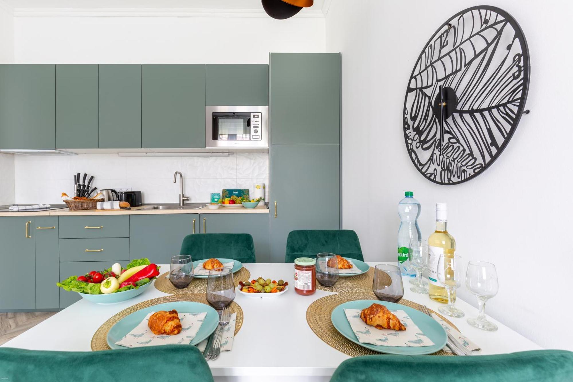 Kiraly Home By Stn Будапеща Екстериор снимка